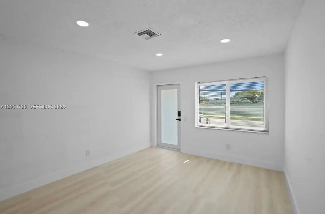 En Venta: $635,000 (0 camas, 0 baños, 1454 Pies cuadrados)