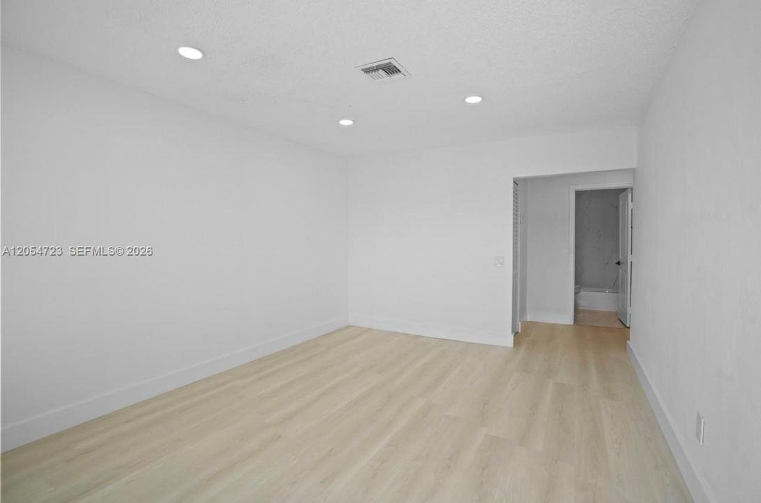 En Venta: $635,000 (0 camas, 0 baños, 1454 Pies cuadrados)