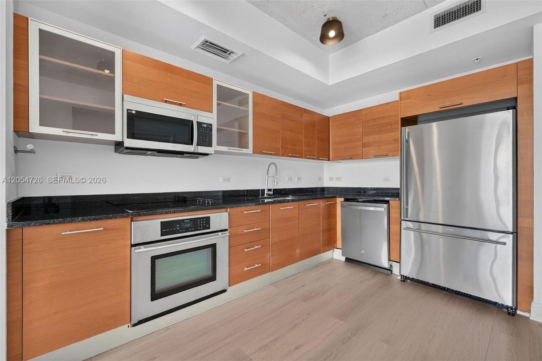 На продажу: $439,000 (1 спален, 1 ванн, 736 Квадратных фут)