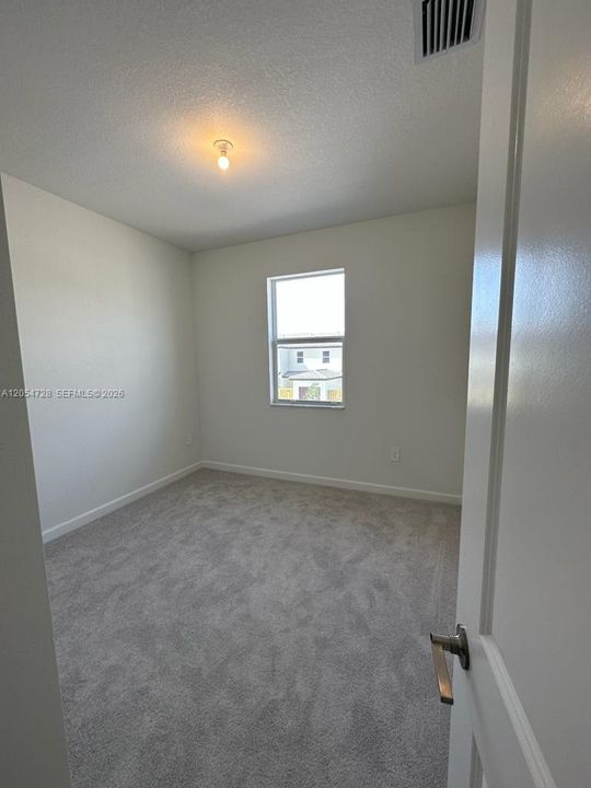 En Renta: $2,600 (3 camas, 2 baños, 1460 Pies cuadrados)