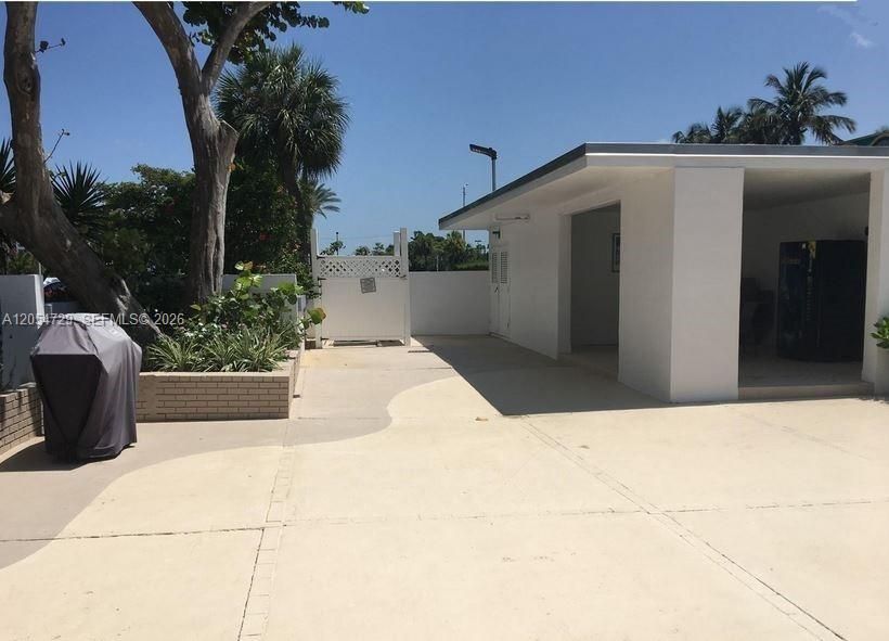 1865 79 ST CAUSEWAY  NORTH BAY VILLAGE FL 33141