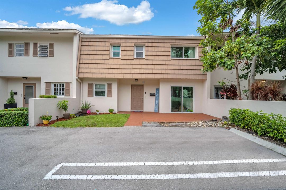 3119 N Palm Aire (28)