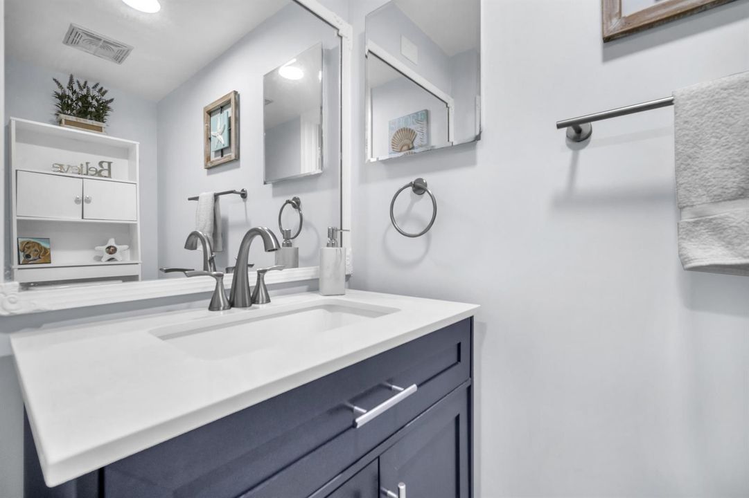 3119 N Palm Aire Bathroom (2)