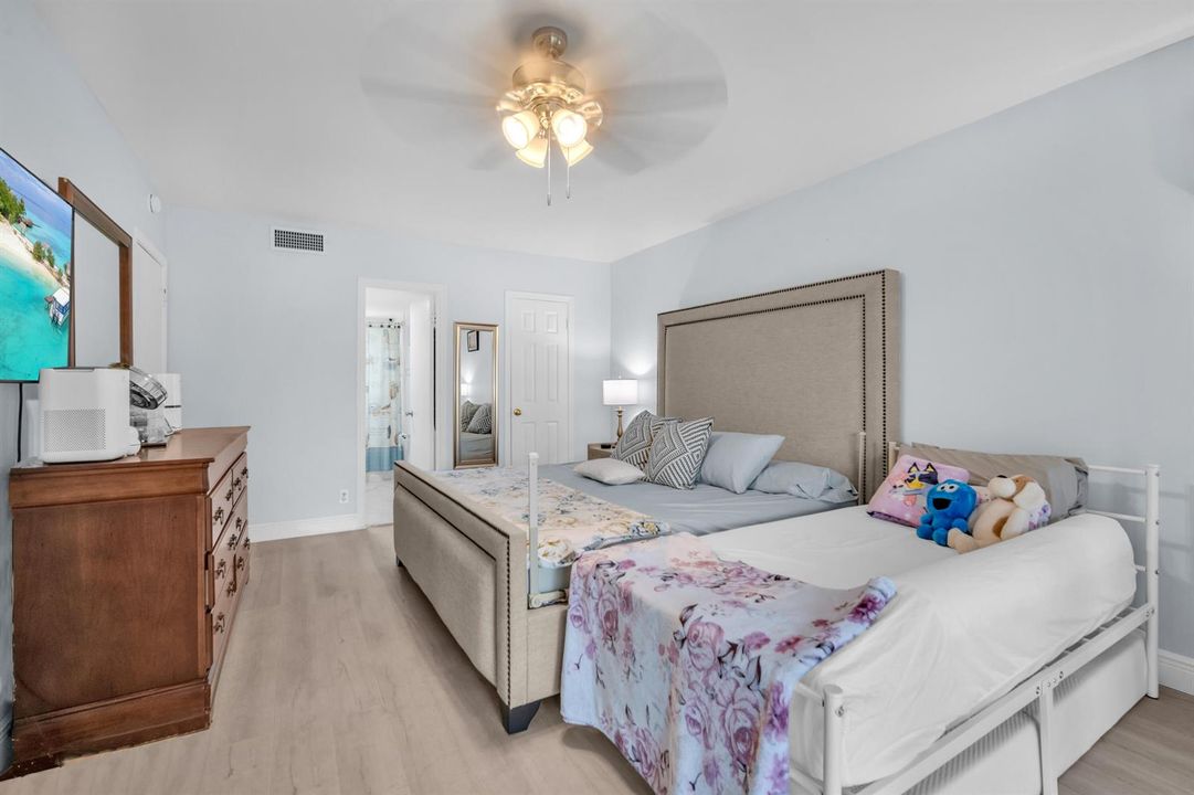 3119 N Palm Aire Bedroom (7)