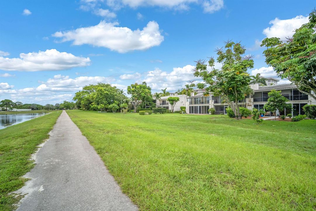 3119 N Palm Aire (16)