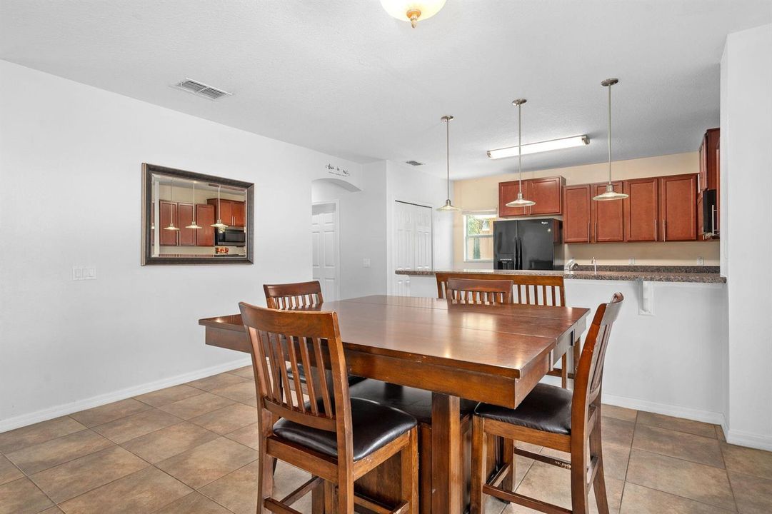 6-web-or-mls-4156 Key Colony Pl-9