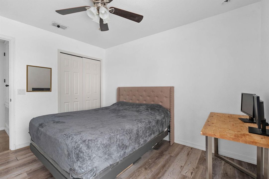 26-web-or-mls-4156 Key Colony Pl-26