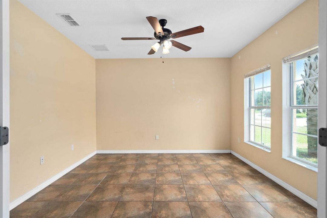 22-web-or-mls-4156 Key Colony Pl-2