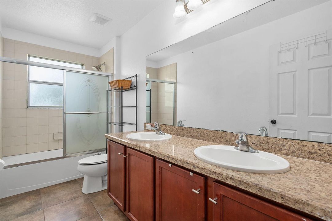 24-web-or-mls-4156 Key Colony Pl-24