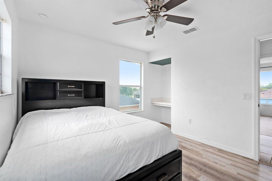 30-web-or-mls-4156 Key Colony Pl-29