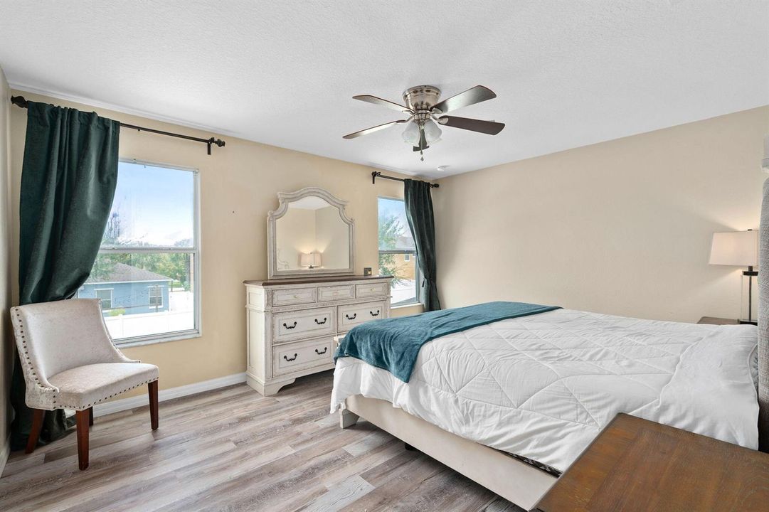 14-web-or-mls-4156 Key Colony Pl-18