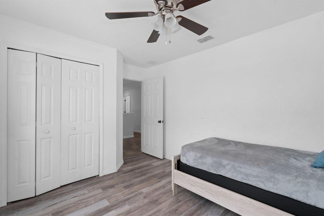 18-web-or-mls-4156 Key Colony Pl-17