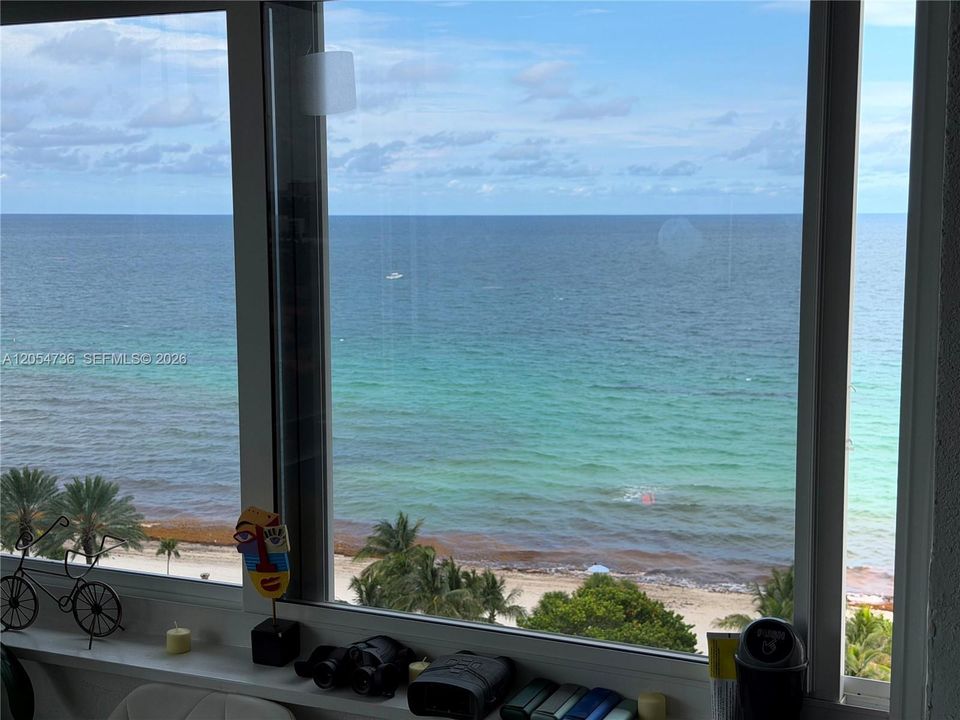 For Rent: $3,300 (0 beds, 1 baths, 370 Square Feet)