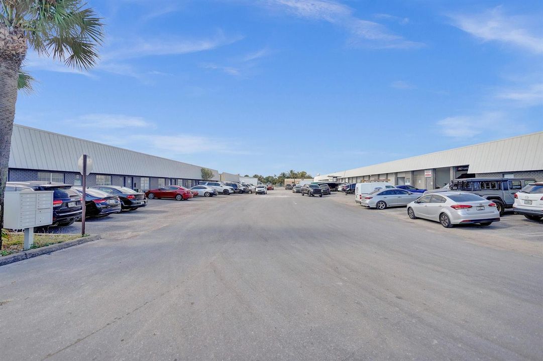Norman Drive 1721 1750 1705 1700