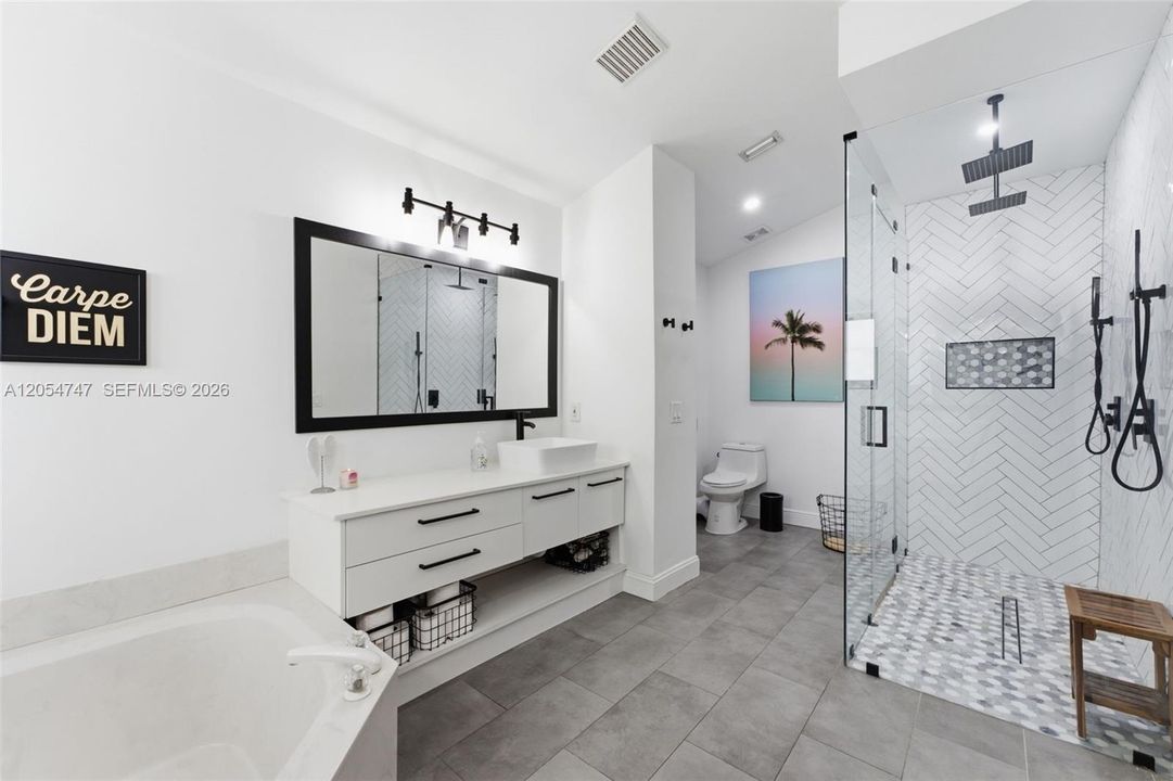 На продажу: $699,999 (3 спален, 2 ванн, 1774 Квадратных фут)