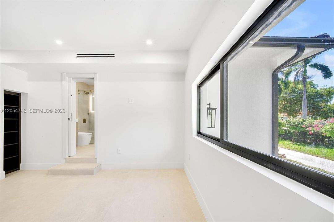 В аренду: $13,950 (4 спален, 3 ванн, 2251 Квадратных фут)