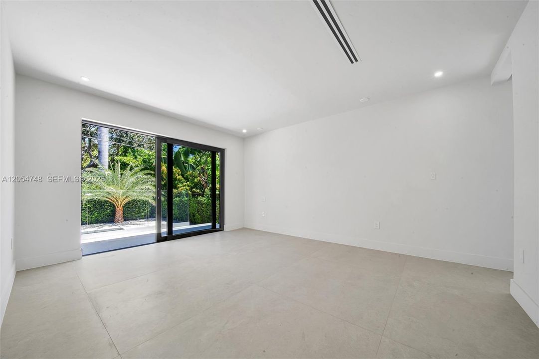 В аренду: $13,950 (4 спален, 3 ванн, 2251 Квадратных фут)