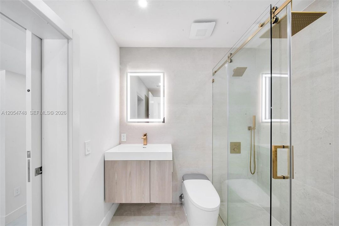 В аренду: $13,950 (4 спален, 3 ванн, 2251 Квадратных фут)