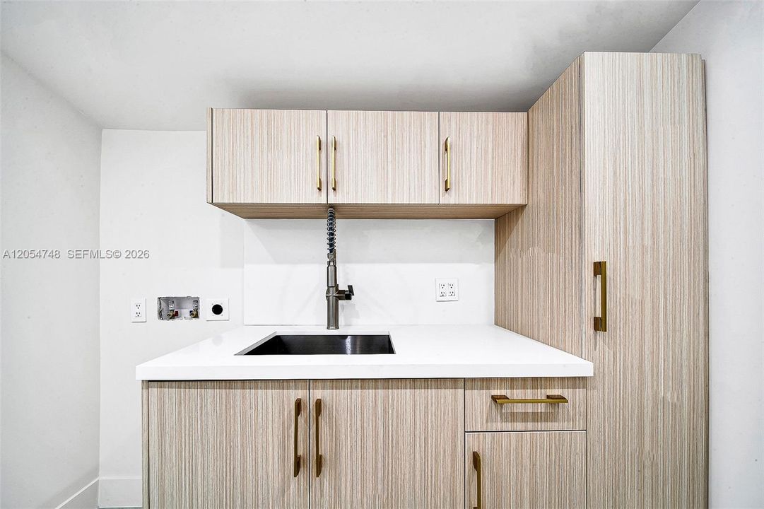В аренду: $13,950 (4 спален, 3 ванн, 2251 Квадратных фут)