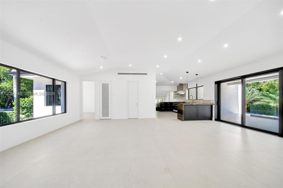 В аренду: $13,950 (4 спален, 3 ванн, 2251 Квадратных фут)