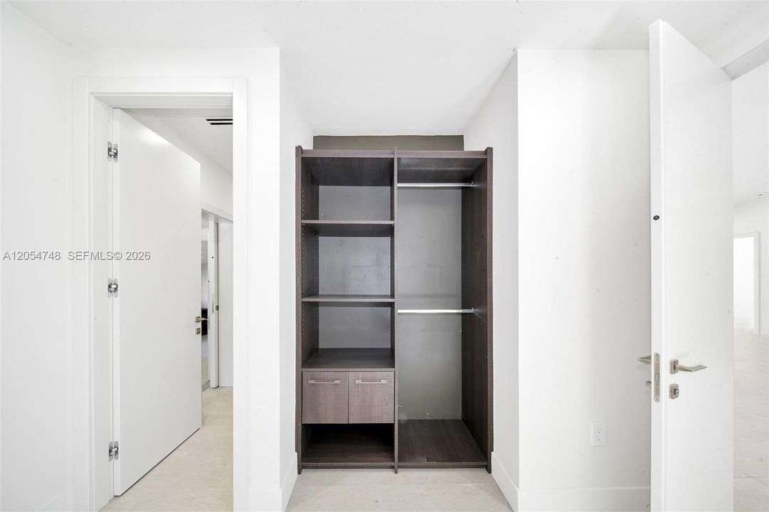 В аренду: $13,950 (4 спален, 3 ванн, 2251 Квадратных фут)
