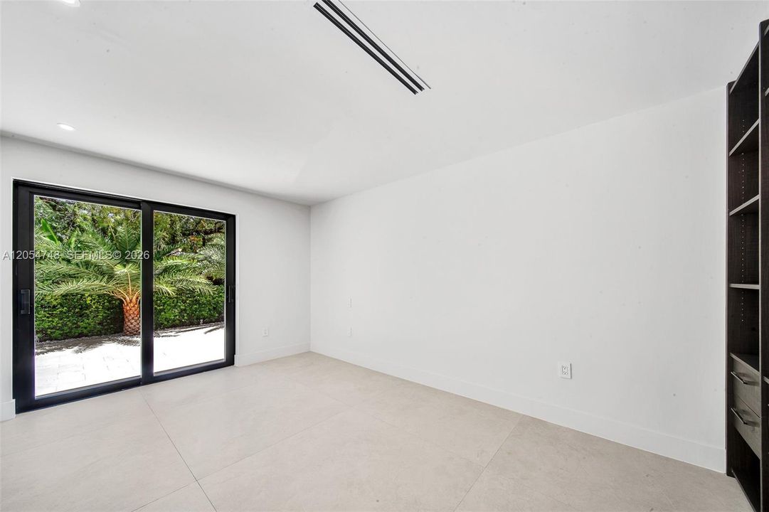 В аренду: $13,950 (4 спален, 3 ванн, 2251 Квадратных фут)