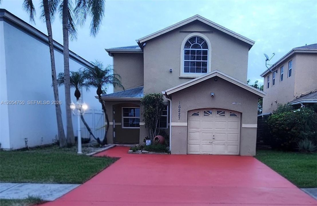 For Rent: $3,600 (5 beds, 3 baths, 1685 Square Feet)