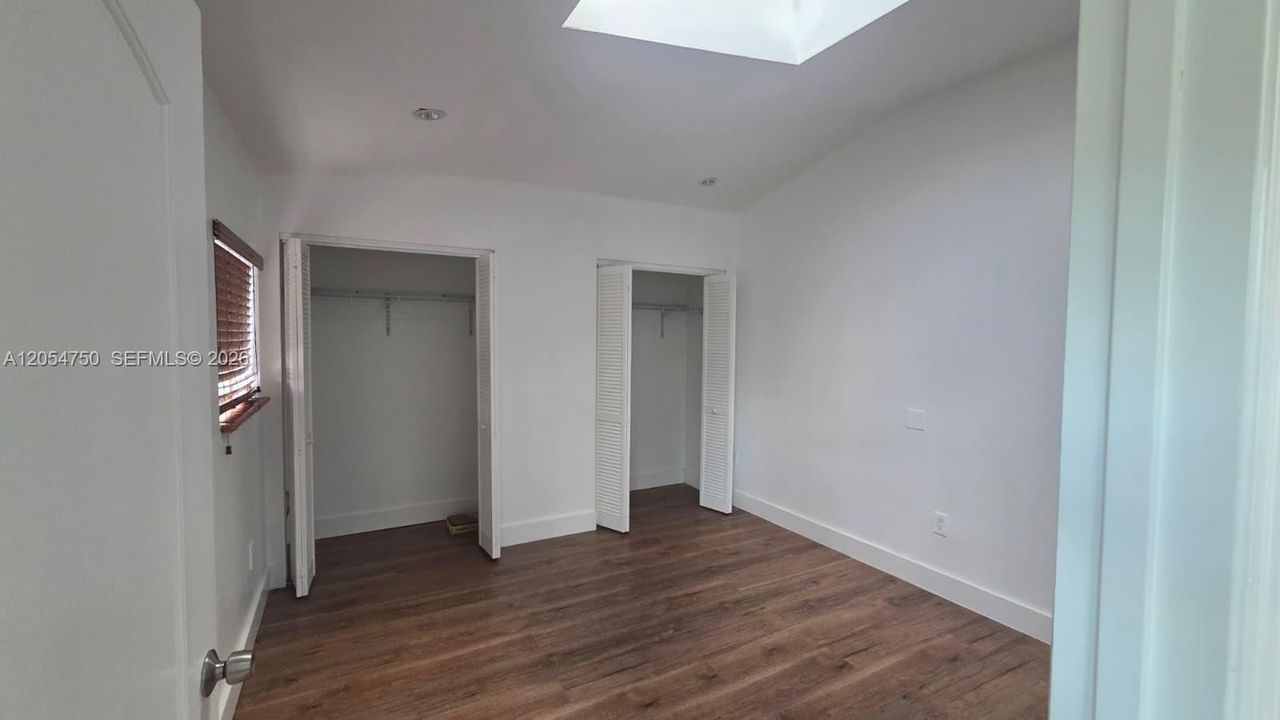 For Rent: $3,600 (5 beds, 3 baths, 1685 Square Feet)