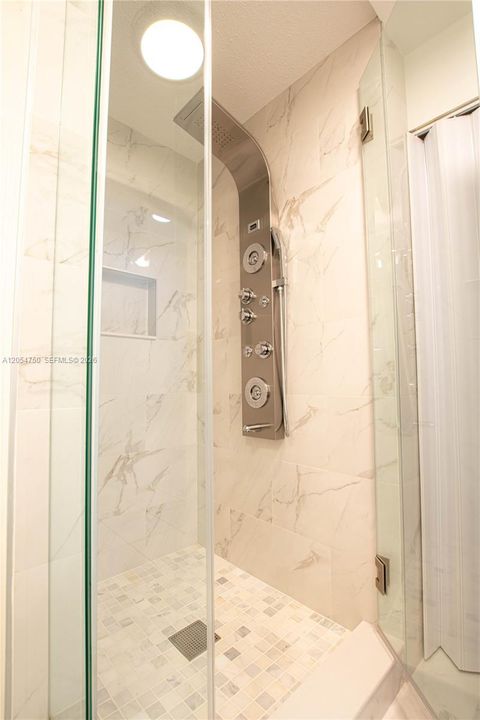 For Rent: $3,600 (5 beds, 3 baths, 1685 Square Feet)