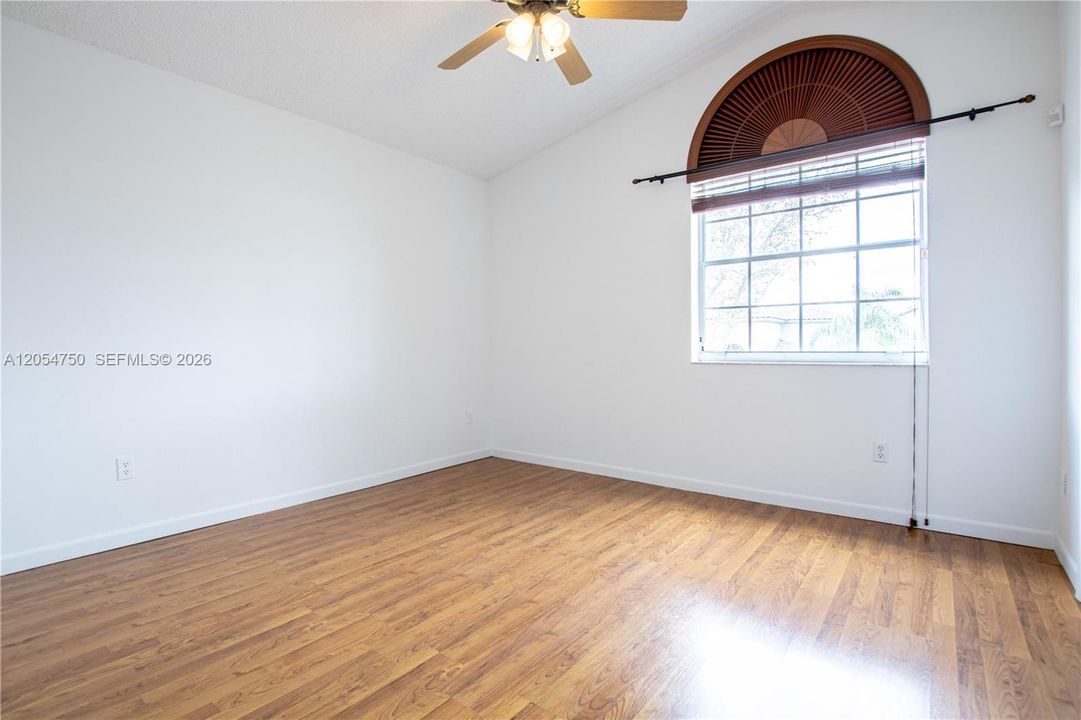 For Rent: $3,600 (5 beds, 3 baths, 1685 Square Feet)