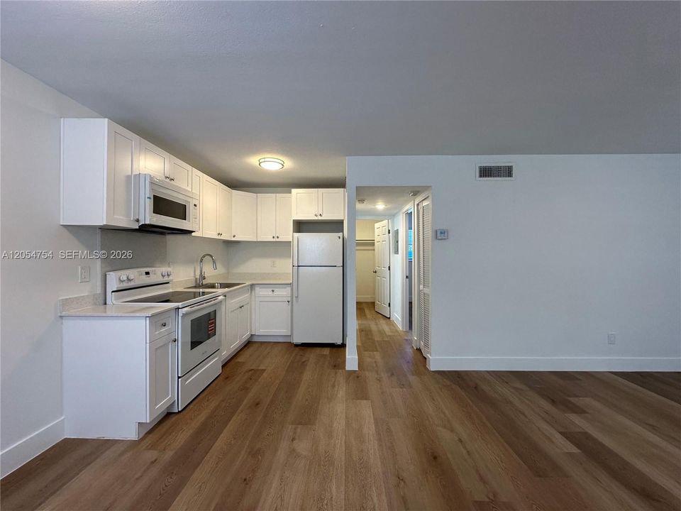 В аренду: $1,595 (1 спален, 1 ванн, 0 Квадратных фут)