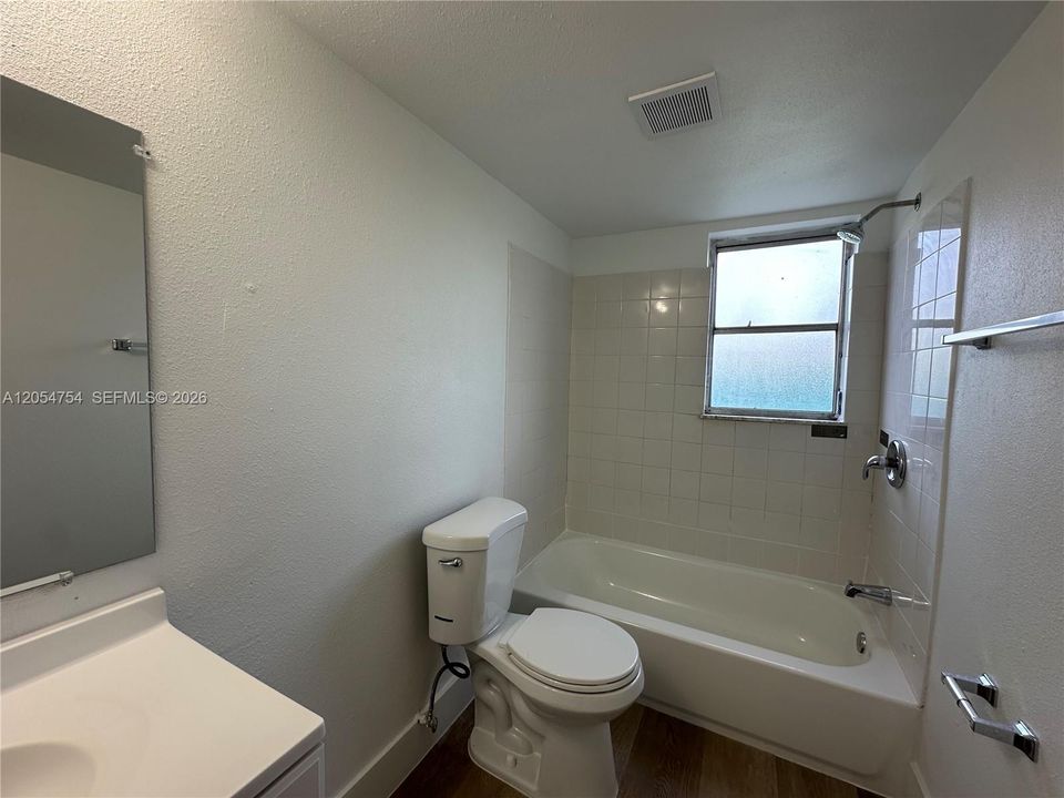 В аренду: $1,595 (1 спален, 1 ванн, 0 Квадратных фут)