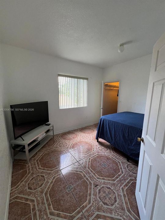 For Sale: $199,000 (2 beds, 2 baths, 940 Square Feet)