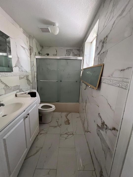 For Sale: $199,000 (2 beds, 2 baths, 940 Square Feet)