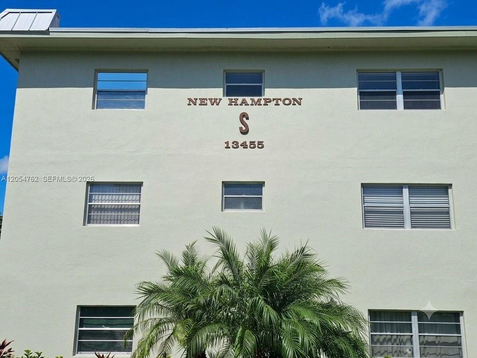 For Rent: $1,750 (1 beds, 1 baths, 811 Square Feet)