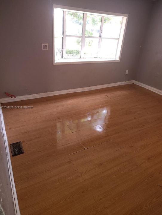 En Venta: $195,000 (4 camas, 2 baños, 0 Pies cuadrados)