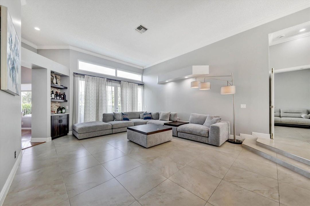 16-10370 NW 50th Ct-16