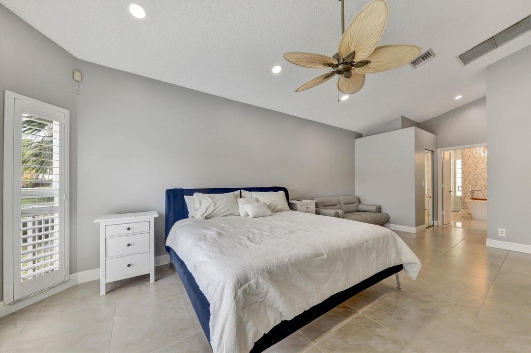 21-10370 NW 50th Ct-21