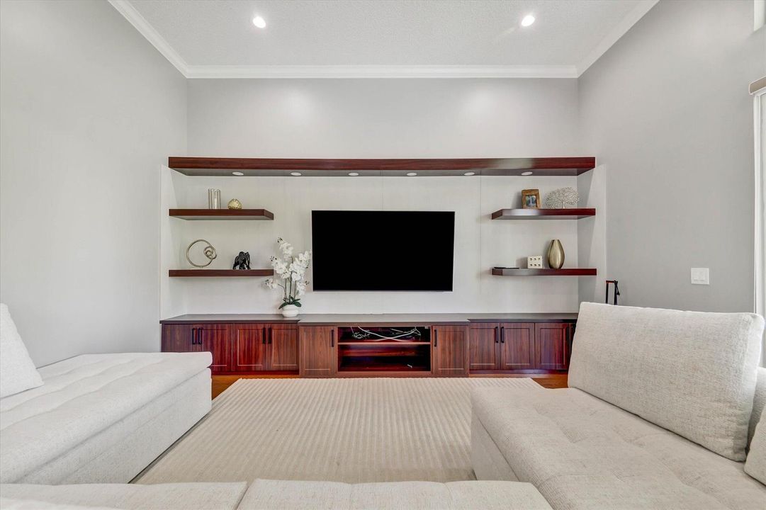 37-10370 NW 50th Ct-37