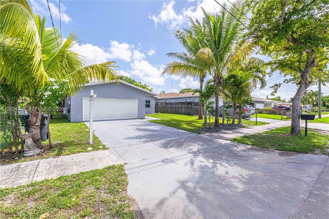 En Venta: $549,000 (4 camas, 3 baños, 1456 Pies cuadrados)