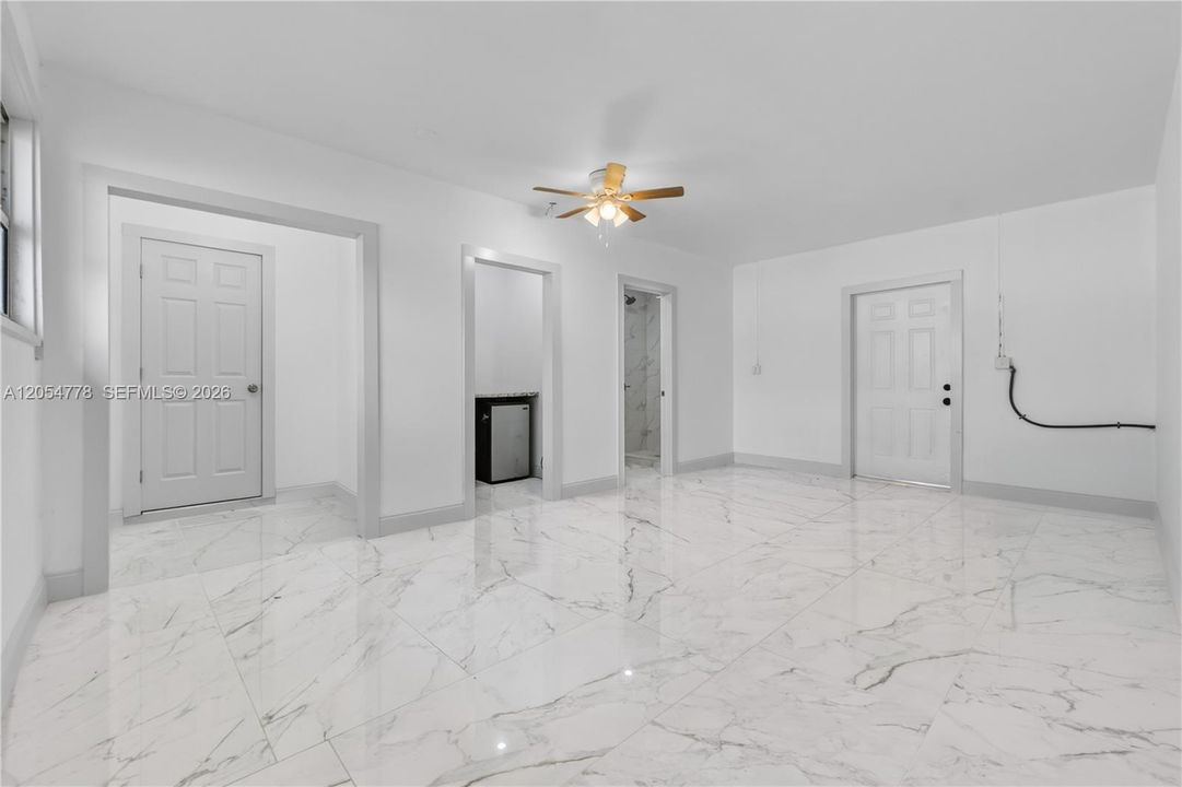En Venta: $549,000 (4 camas, 3 baños, 1456 Pies cuadrados)
