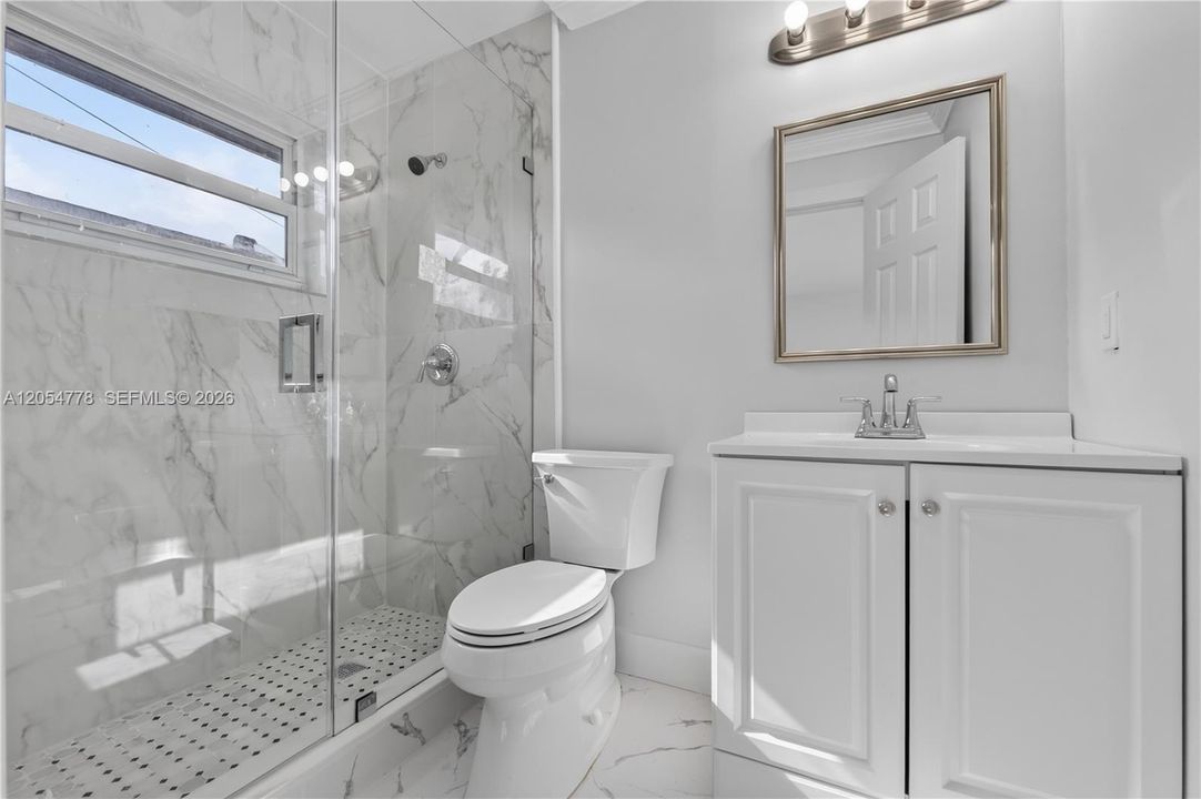 En Venta: $549,000 (4 camas, 3 baños, 1456 Pies cuadrados)