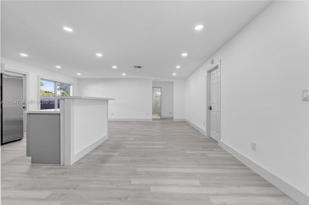 En Venta: $549,000 (4 camas, 3 baños, 1456 Pies cuadrados)