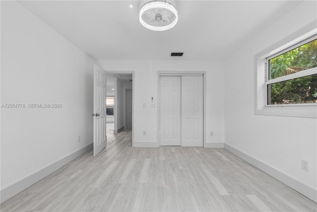 En Venta: $549,000 (4 camas, 3 baños, 1456 Pies cuadrados)