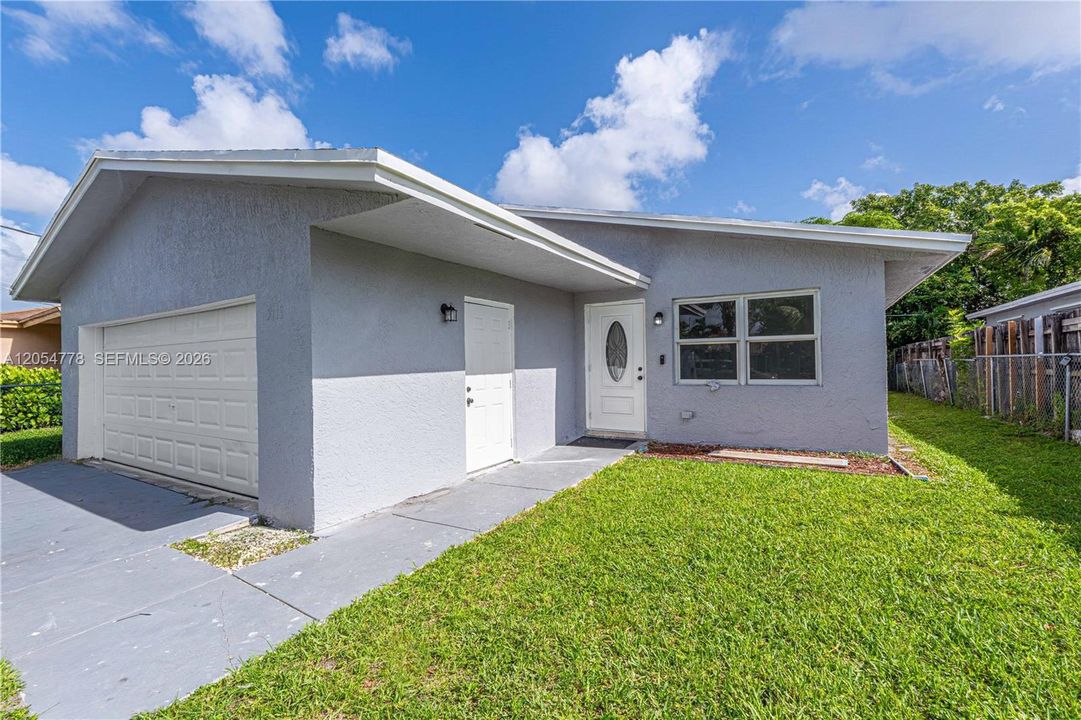 En Venta: $549,000 (4 camas, 3 baños, 1456 Pies cuadrados)