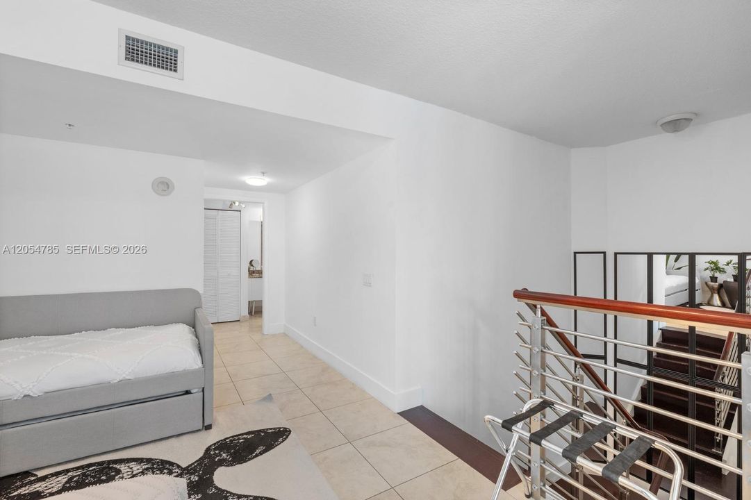 For Sale: $585,000 (2 beds, 2 baths, 1441 Square Feet)