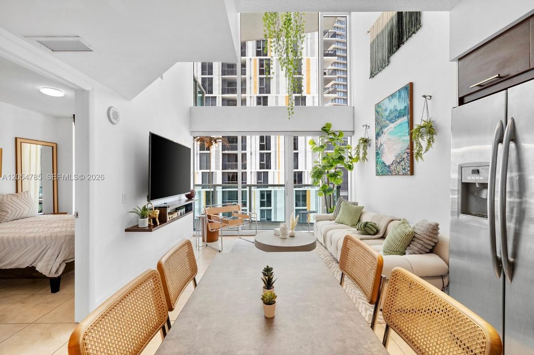For Sale: $585,000 (2 beds, 2 baths, 1441 Square Feet)