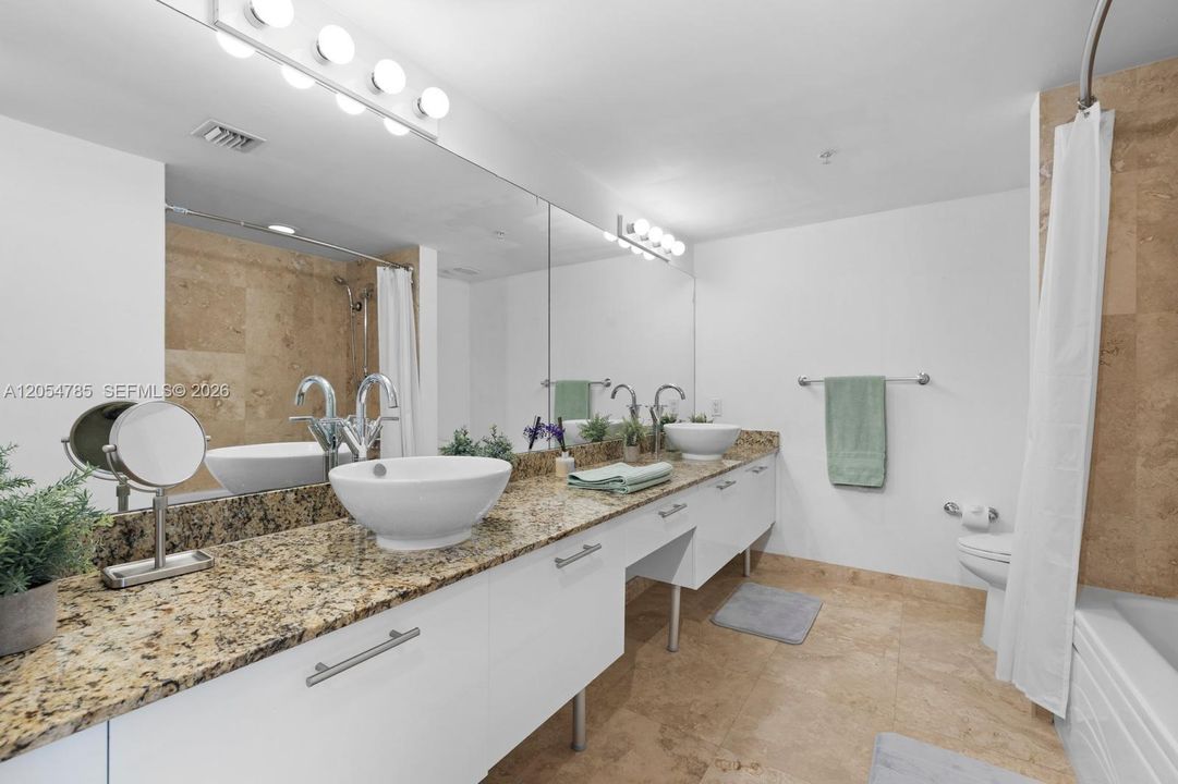 For Sale: $585,000 (2 beds, 2 baths, 1441 Square Feet)
