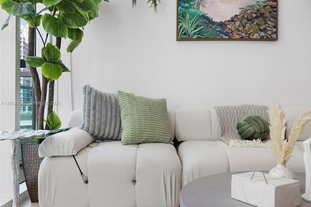 For Sale: $585,000 (2 beds, 2 baths, 1441 Square Feet)