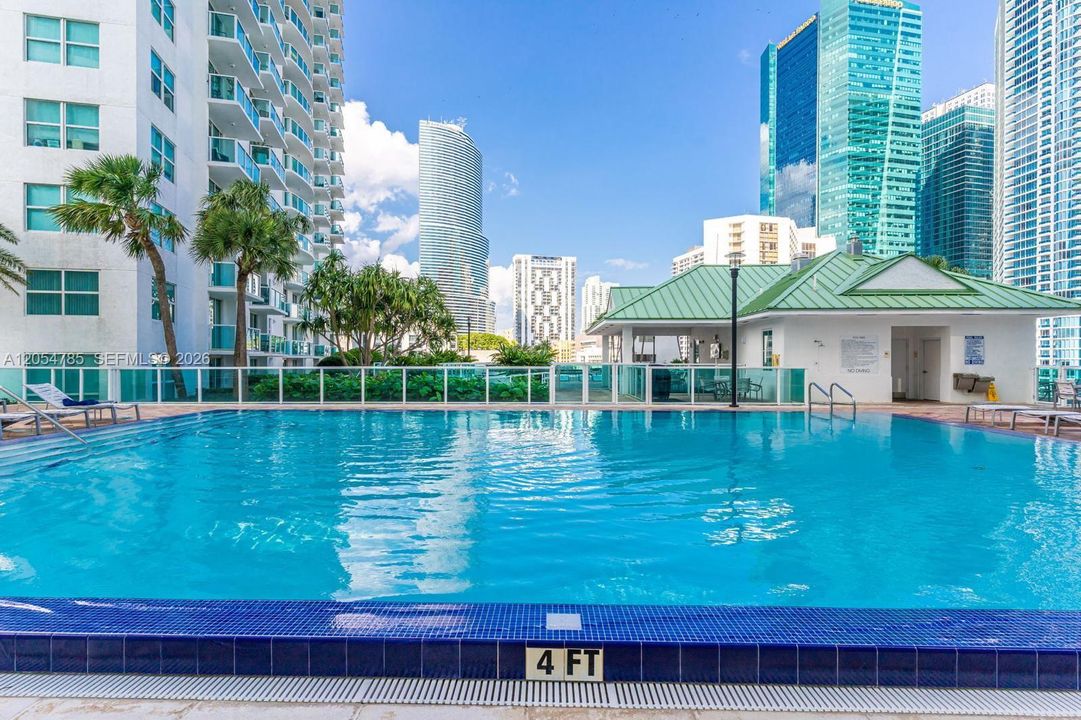 For Sale: $585,000 (2 beds, 2 baths, 1441 Square Feet)